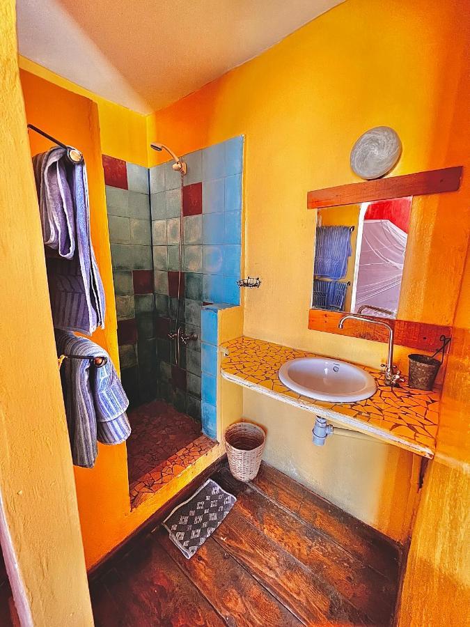 Flyfishes Hotel Сент Луис Екстериор снимка